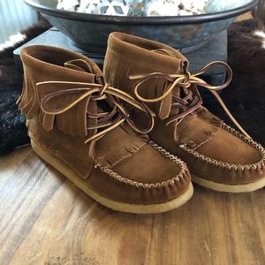 East land Moccasins with fringe